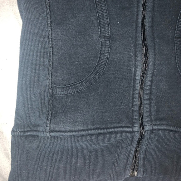 (3/$20) Lululemon black scuba sweater DAMAGED - Picture 4 of 10